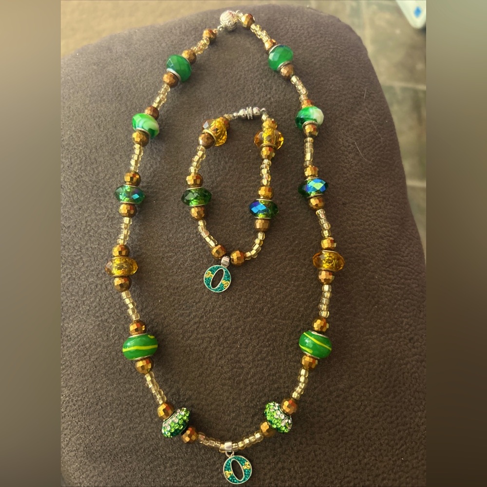 OREGON DUCKS Necklace & Bracelet Set.